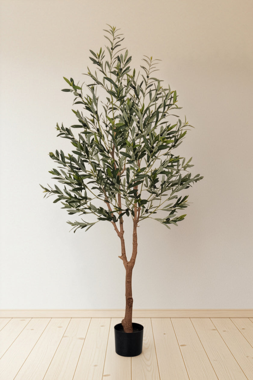 Olive E: Kunstmatige olijfboom met brede zijden bladeren en realistische olijven