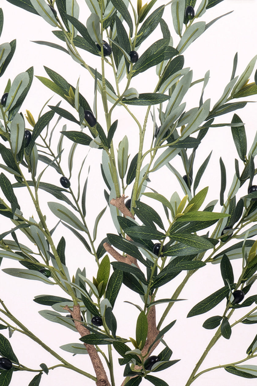 Olive E: Kunstmatige olijfboom met brede zijden bladeren en realistische olijven