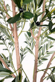 Olive E: Kunstmatige olijfboom met brede zijden bladeren en realistische olijven