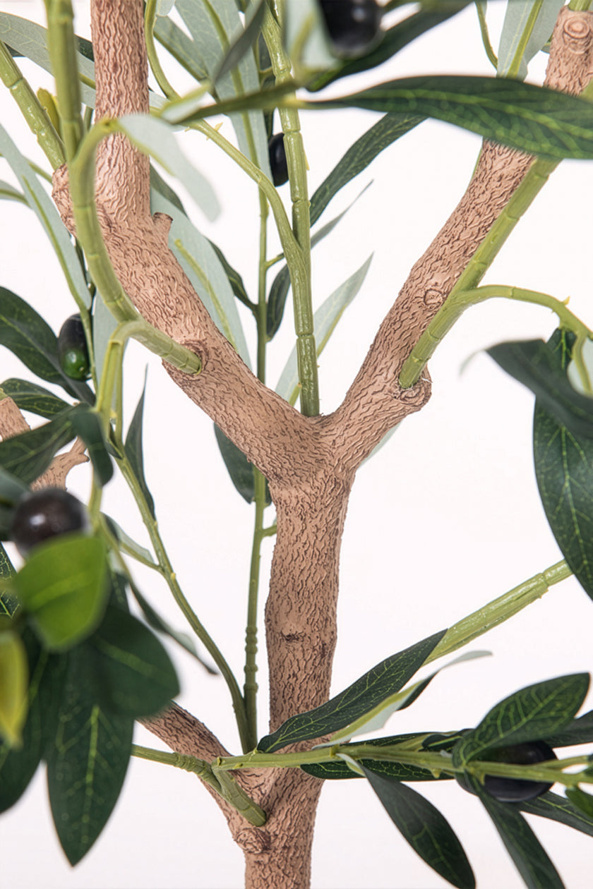Olive E: Kunstmatige olijfboom met brede zijden bladeren en realistische olijven