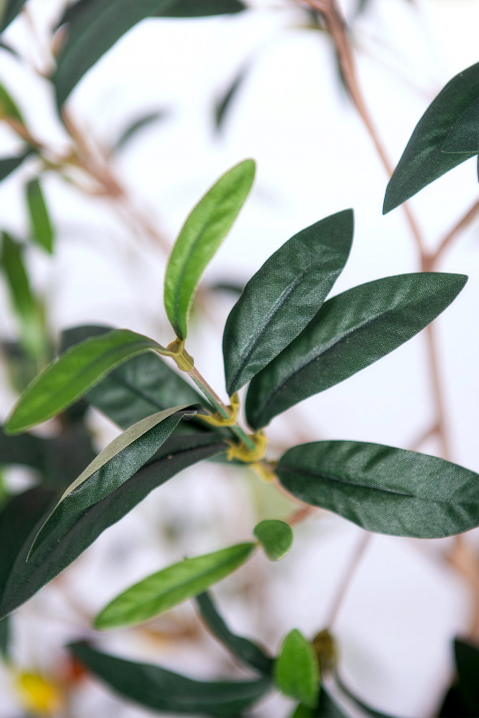 Olive G: Artificial Olive Tree with Decorative Foliage and Colorful Fruits